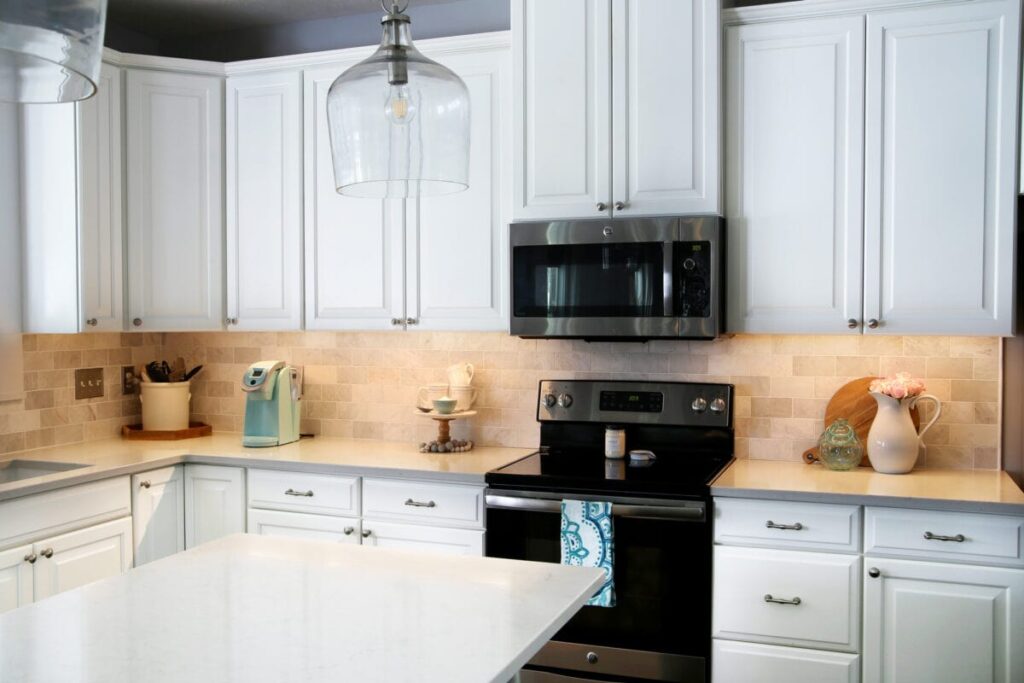 Under-Cabinet Lighting Solutions for Kitchen Cabinets 