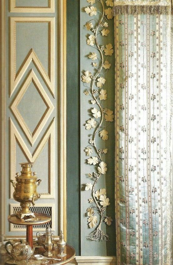 Decorative Moldings in Art Deco Interior Design 